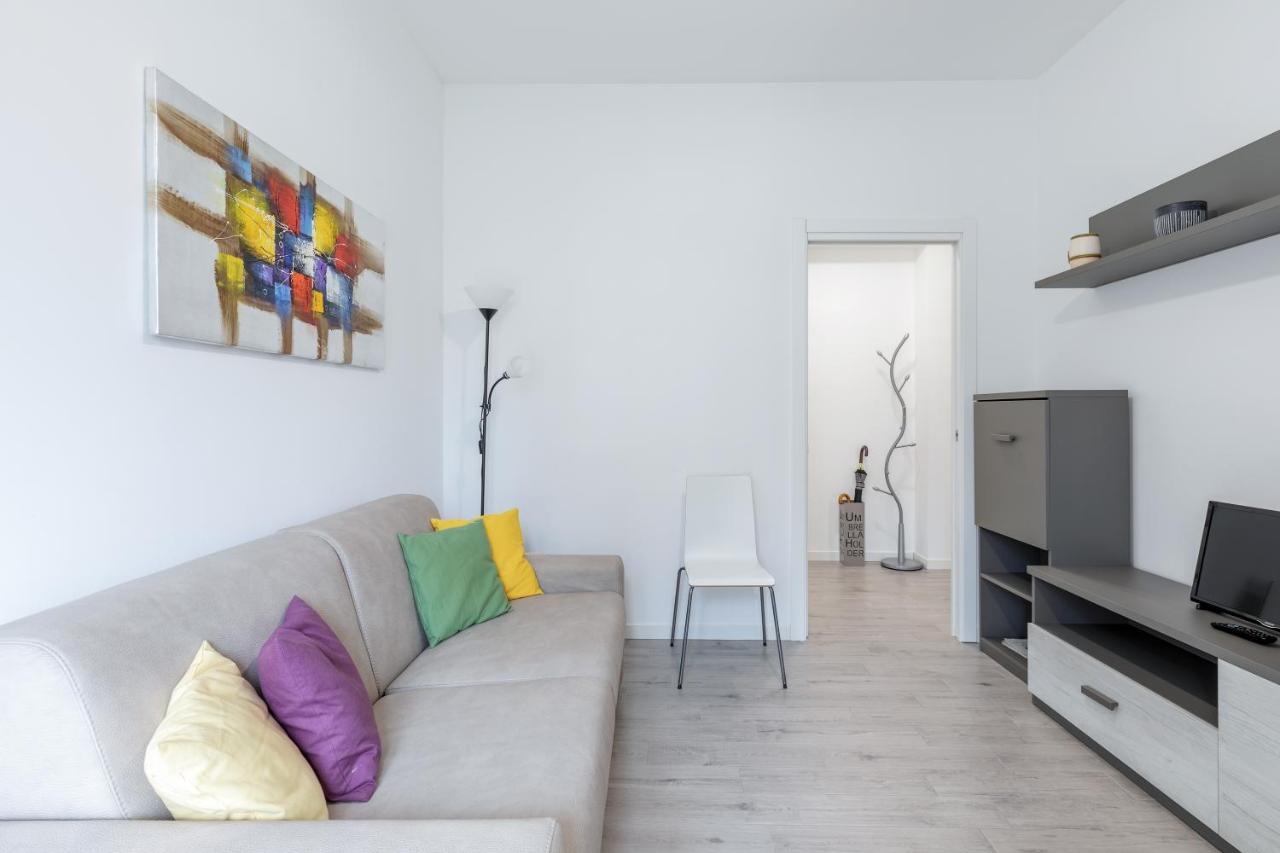 מילאנו Piazza De Angeli M1 Comfortable Flat With Balcony מראה חיצוני תמונה
