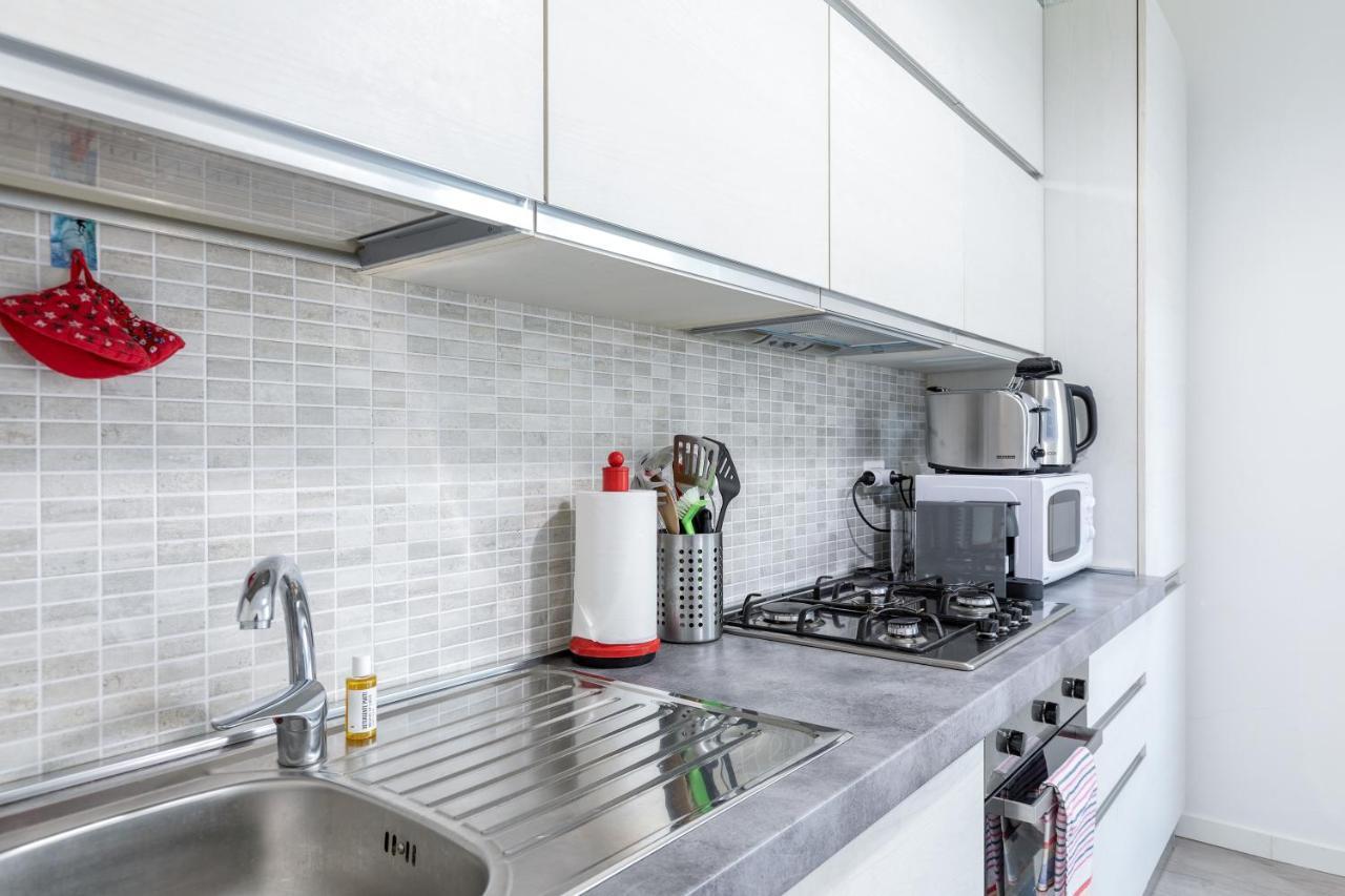 מילאנו Piazza De Angeli M1 Comfortable Flat With Balcony מראה חיצוני תמונה