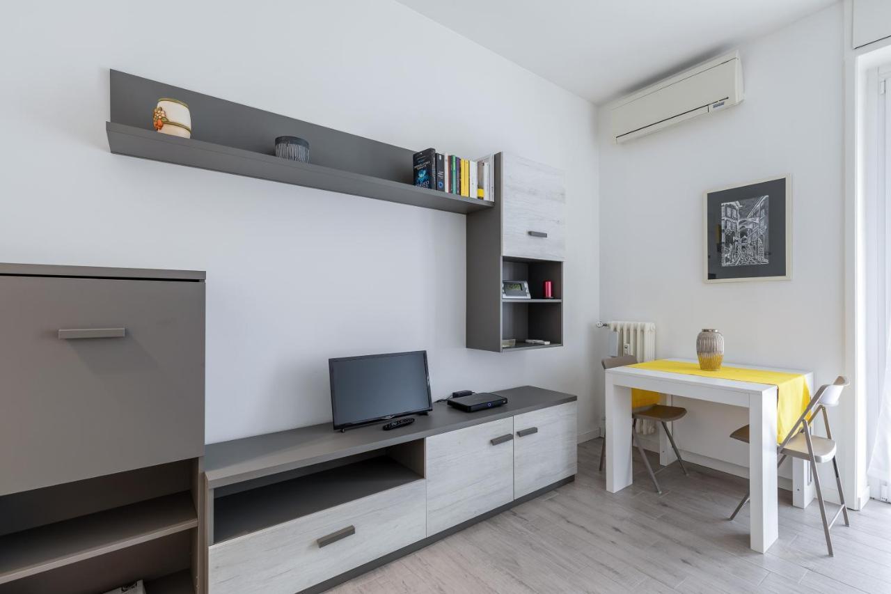 מילאנו Piazza De Angeli M1 Comfortable Flat With Balcony מראה חיצוני תמונה