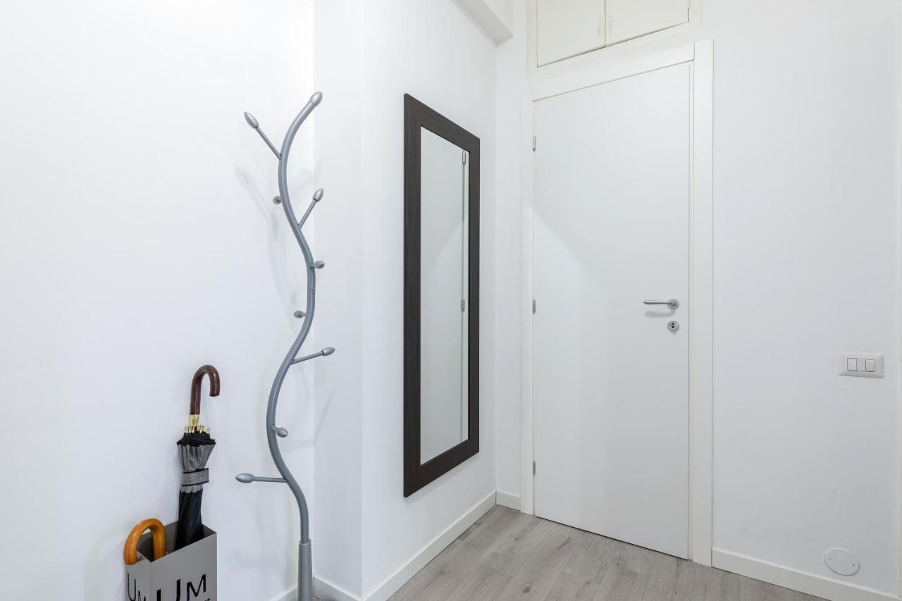 מילאנו Piazza De Angeli M1 Comfortable Flat With Balcony מראה חיצוני תמונה