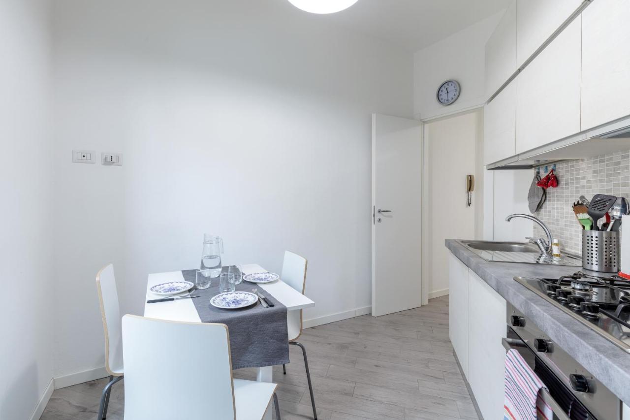 מילאנו Piazza De Angeli M1 Comfortable Flat With Balcony מראה חיצוני תמונה